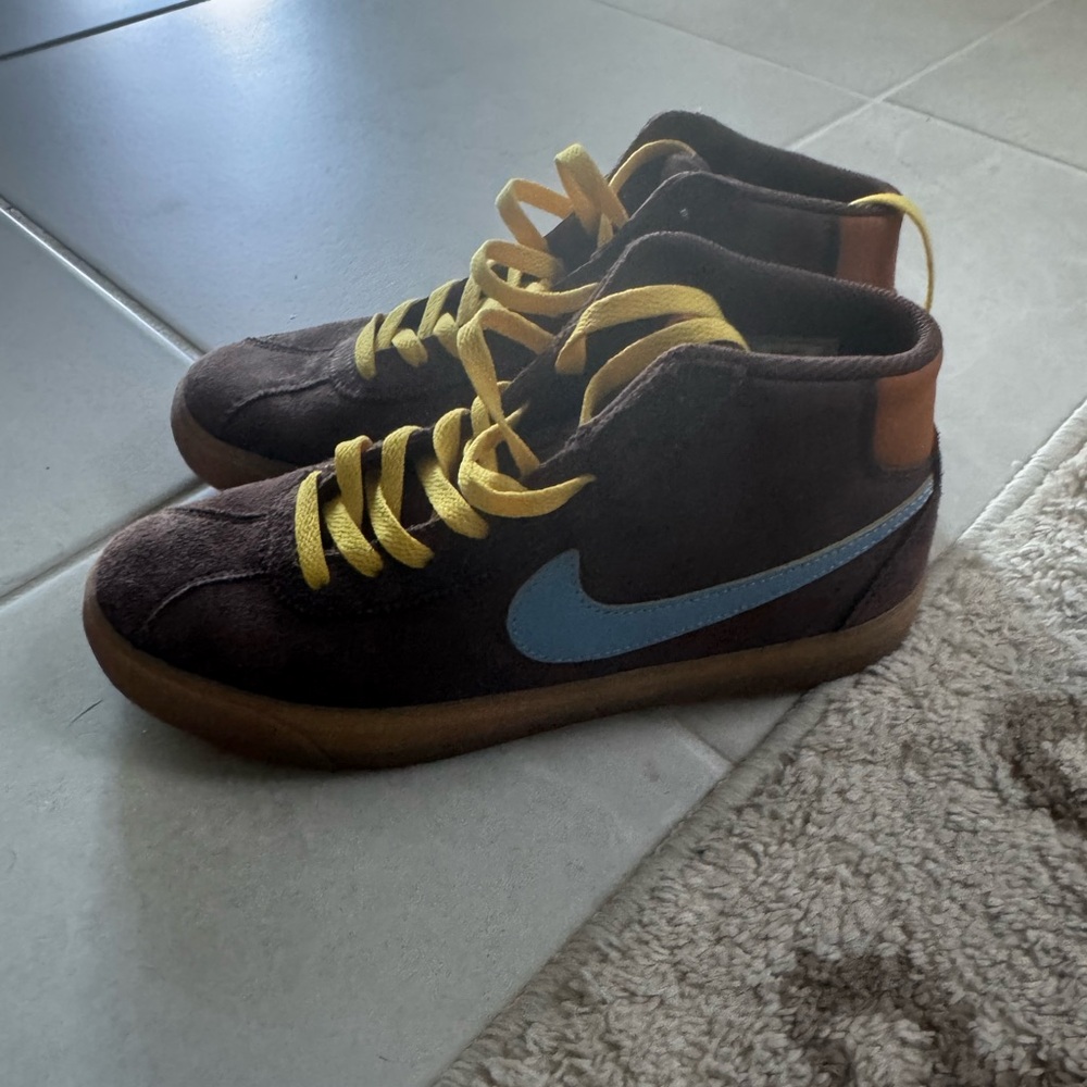 Brown High-Top Sneakers with Yellow Laces